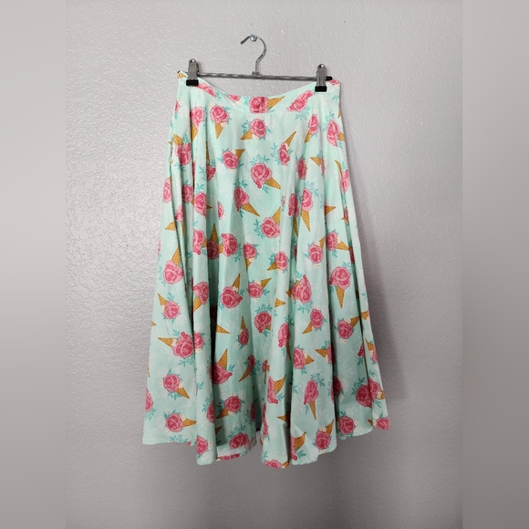 Modcloth Pinup Vintage Voodoo Vixen Amy Floral Ice Cream print Skirt - Picture 3 of 6